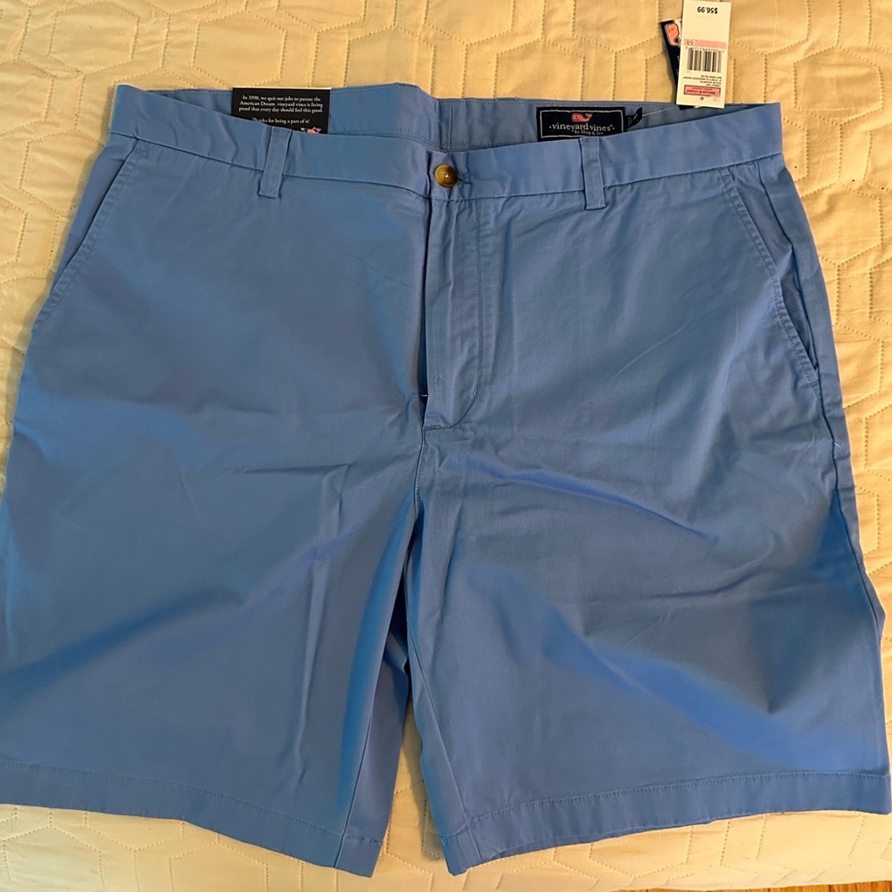 Vineyard Vines 9 inch Breaker Short. Blue. Size 40 men’s.